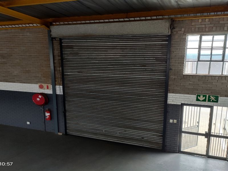 346m2  Warehouse  - TO LEASE - Photo 8