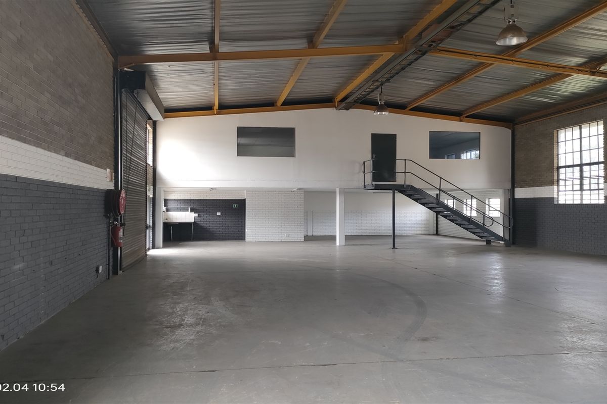 346m2  Warehouse  - TO LEASE - Photo 5