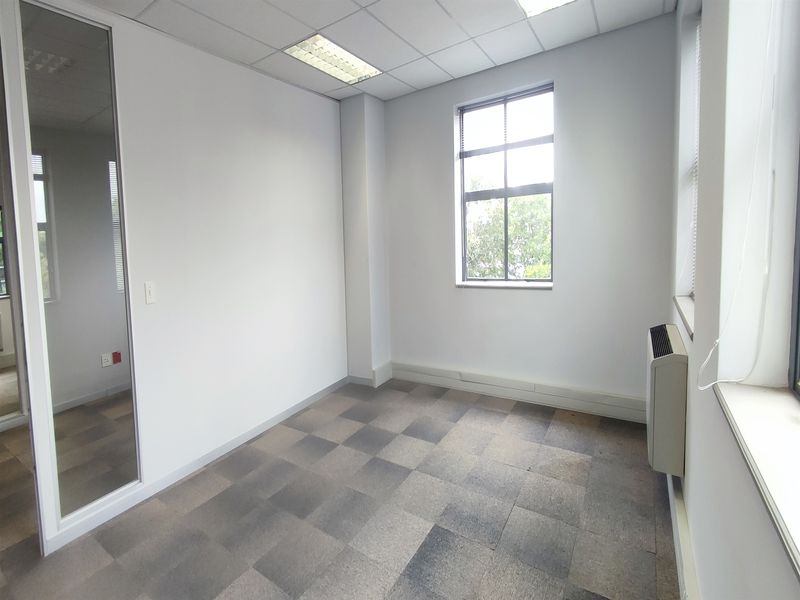 Offices to let in Illovo - Photo 8