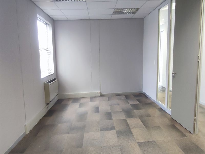 Offices to let in Illovo - Photo 6