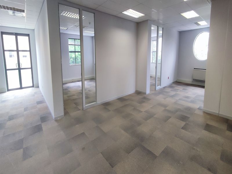 Offices to let in Illovo - Photo 7