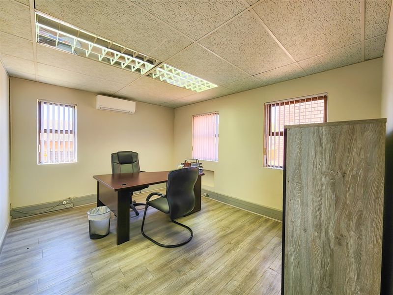 Ground Floor Office to Let in Allen's Nek - Photo 7