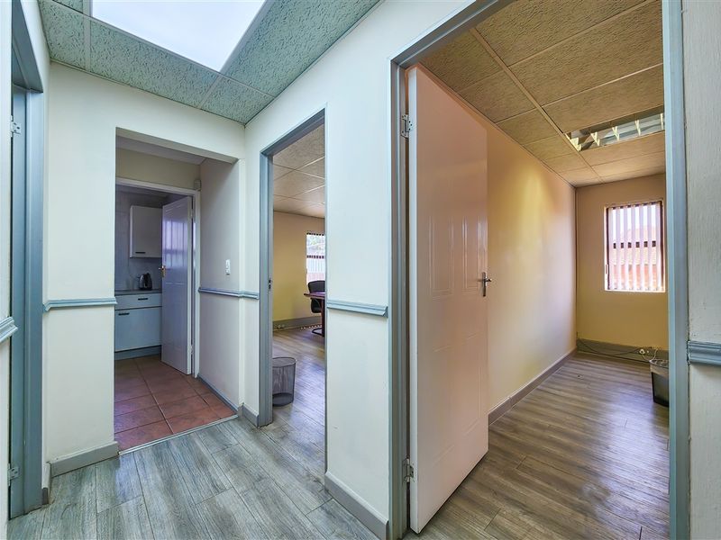 Ground Floor Office to Let in Allen's Nek - Photo 6