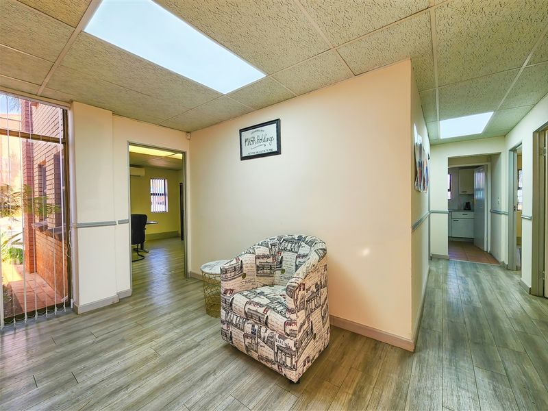 Ground Floor Office to Let in Allen's Nek - Photo 5
