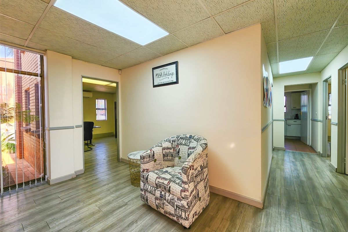 Ground Floor Office to Let in Allen's Nek - Photo 5