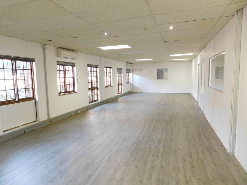 Small Ground Floor Randburg Offices For Sale / To Let. - Photo 6