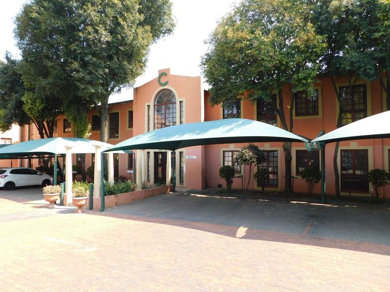 Small Ground Floor Randburg Offices For Sale / To Let. - Photo 2