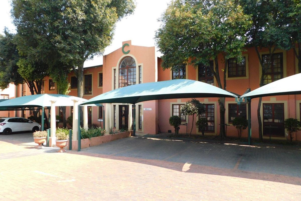 Small Ground Floor Randburg Offices For Sale / To Let. - Photo 2