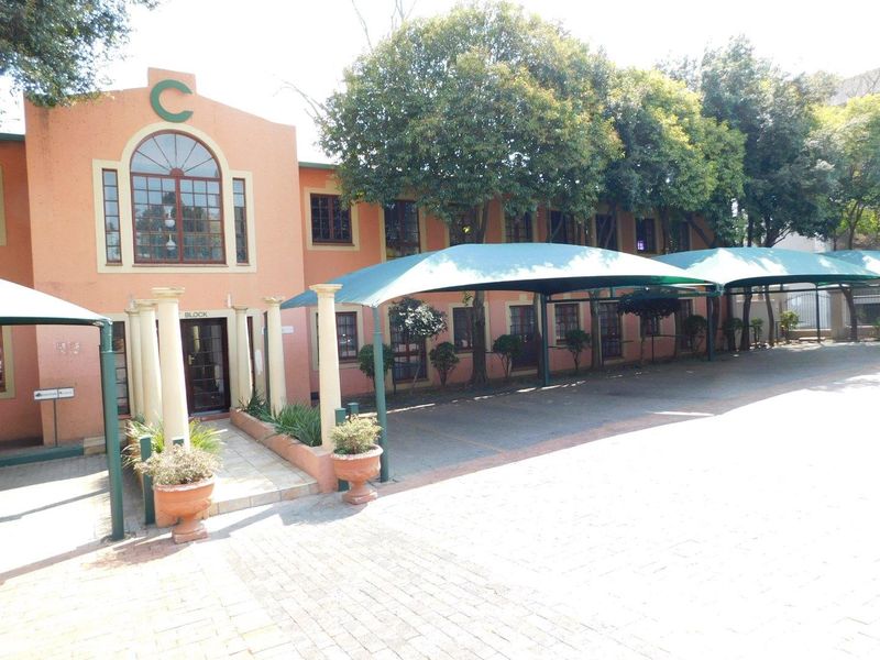 Small Ground Floor Randburg Offices For Sale / To Let. - Photo 3