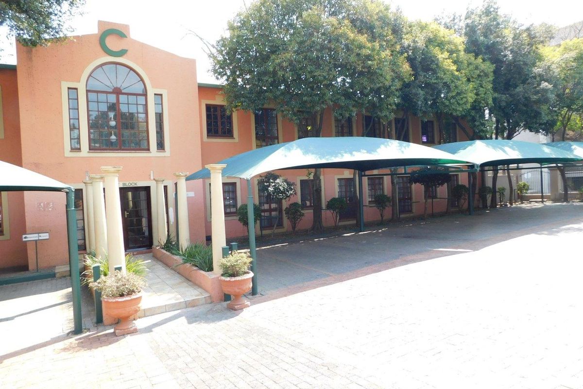 Small Ground Floor Randburg Offices For Sale / To Let. - Photo 3