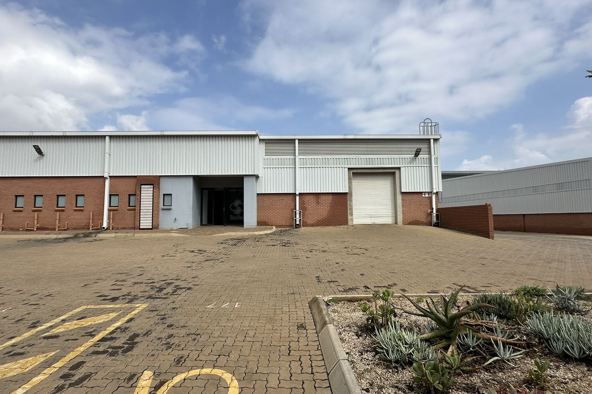 RENT DIRECT FROM OWNER! 573m2-3192m2 Warehouses to Let @ 21 Industrial Estate - Photo 2