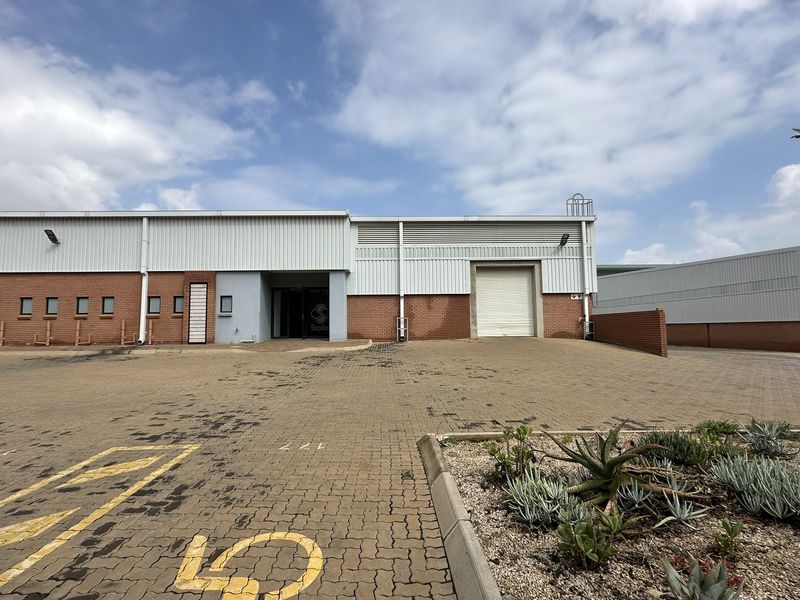 RENT DIRECT FROM OWNER! 573m2-3192m2 Warehouses to Let @ 21 Industrial Estate - Photo 2
