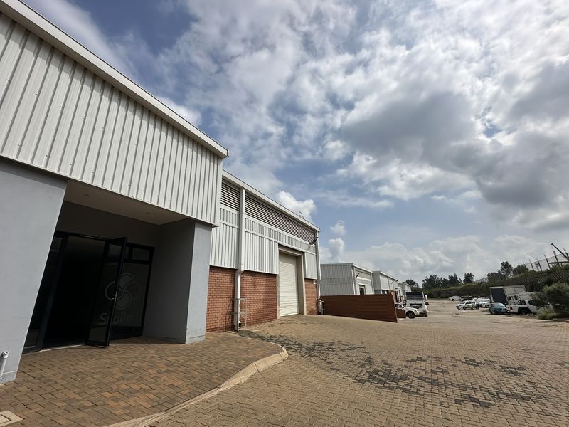 RENT DIRECT FROM OWNER! 573m2-3192m2 Warehouses to Let @ 21 Industrial Estate - Photo 5