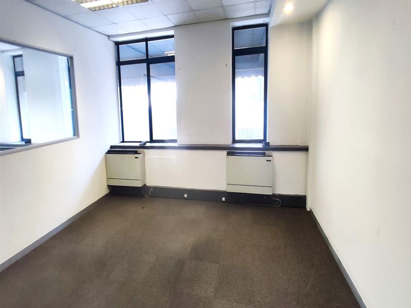 Offices to let in Rosebank - Photo 5