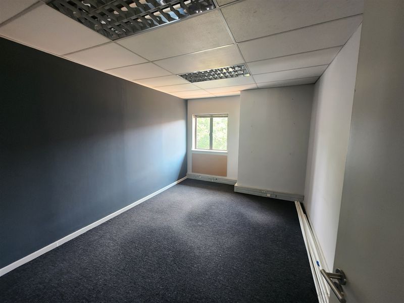 Offices to let in Sandown, Sandtown - Photo 8
