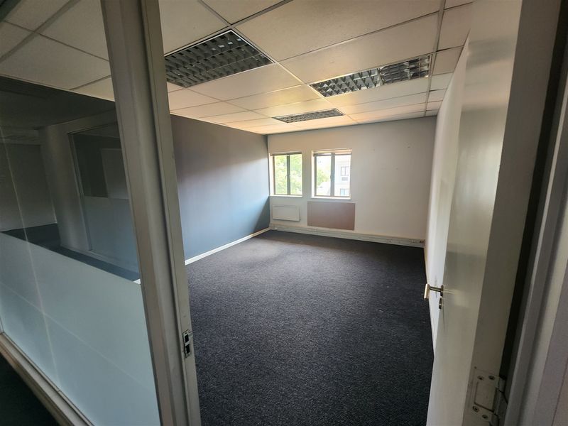 Offices to let in Sandown, Sandtown - Photo 7
