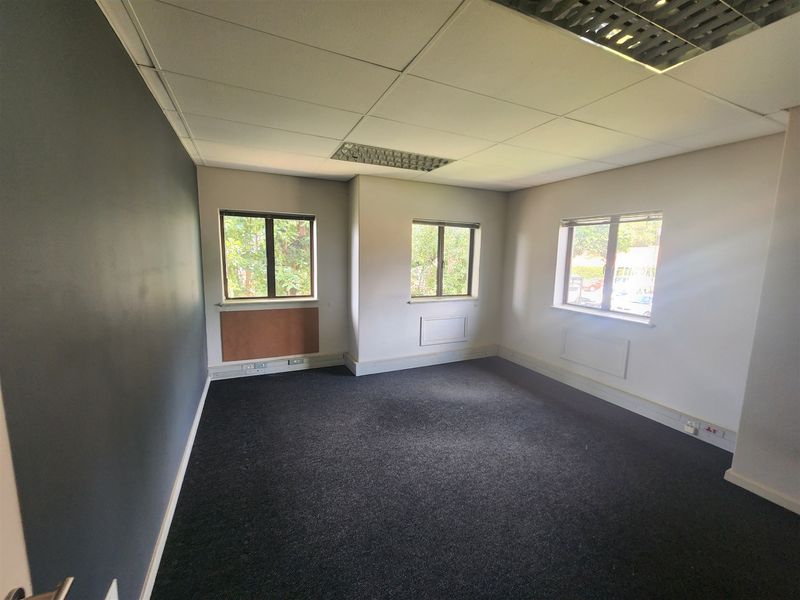 Offices to let in Sandown, Sandtown - Photo 10