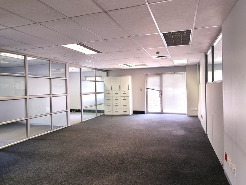 Office space to let in The Woodlands Office Park - Photo 7
