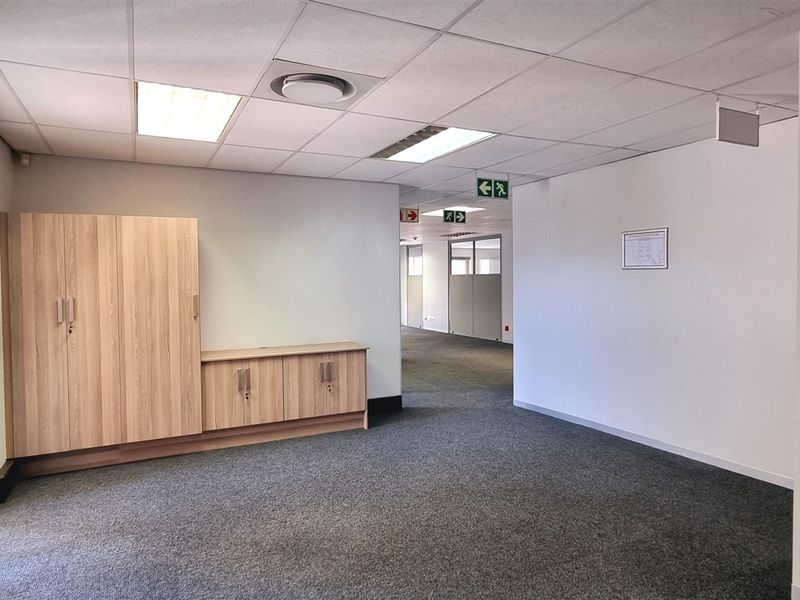 Office space to let in The Woodlands Office Park - Photo 10