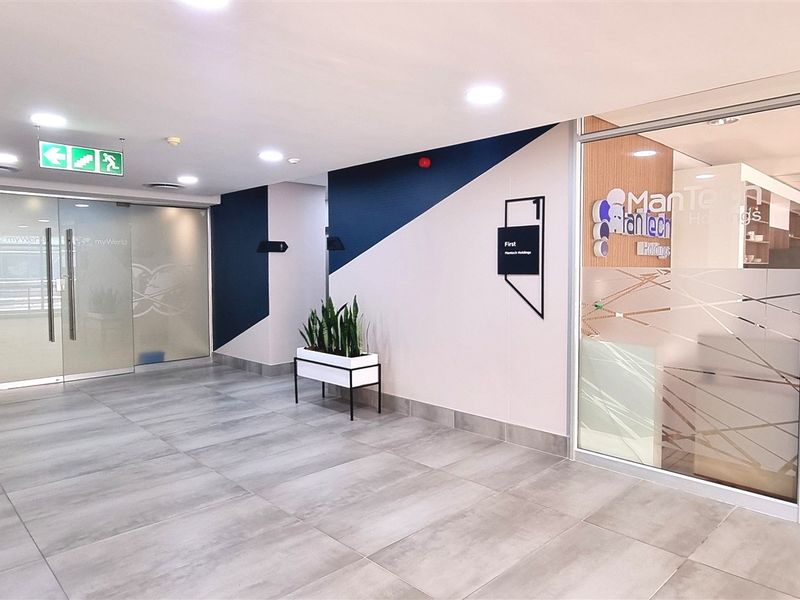 Office space to let in The Woodlands Office Park - Photo 2