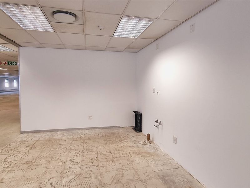Office space to let on the Ground floor in The Woodlands - Photo 8