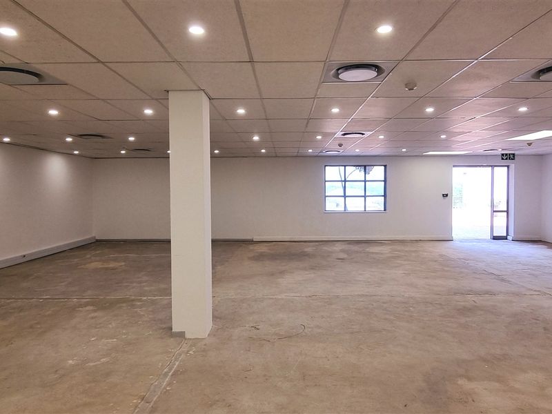 Office space to let on the Ground floor in The Woodlands - Photo 5