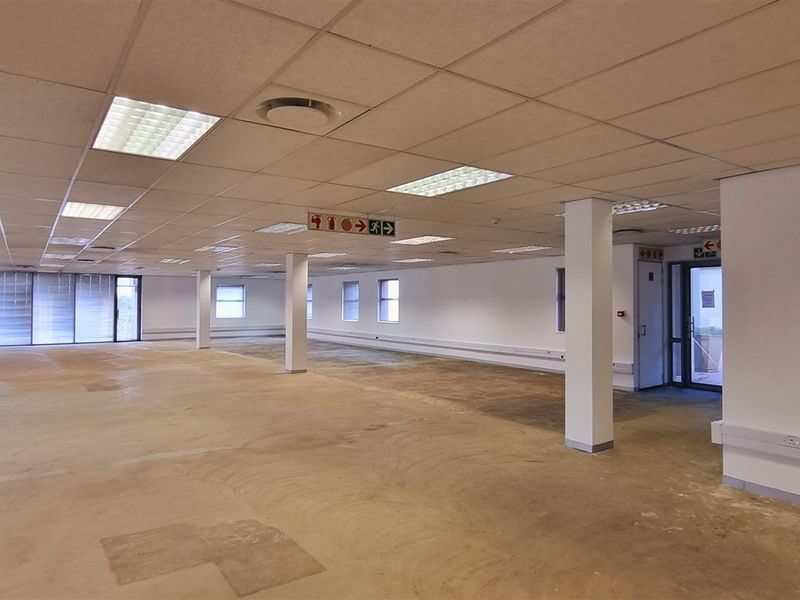 Office space to let on the Ground floor in The Woodlands - Photo 7