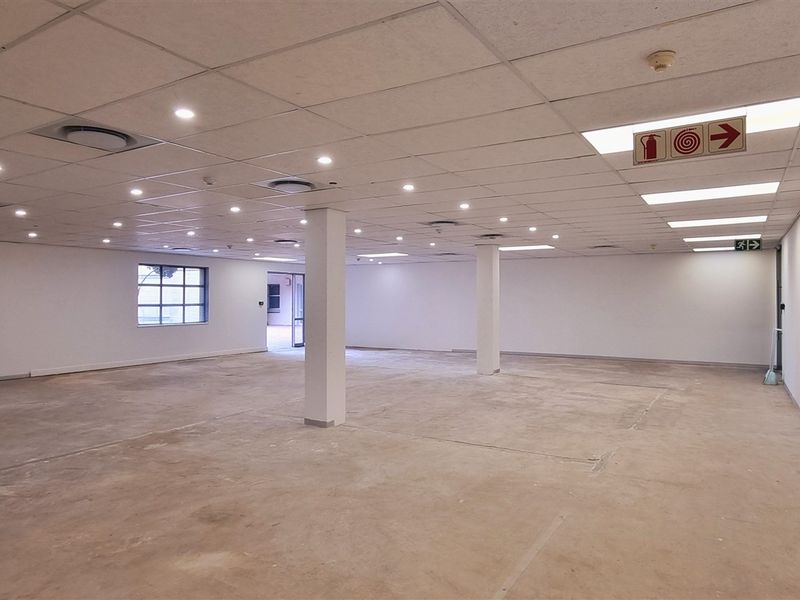Office space to let on the Ground floor in The Woodlands - Photo 4