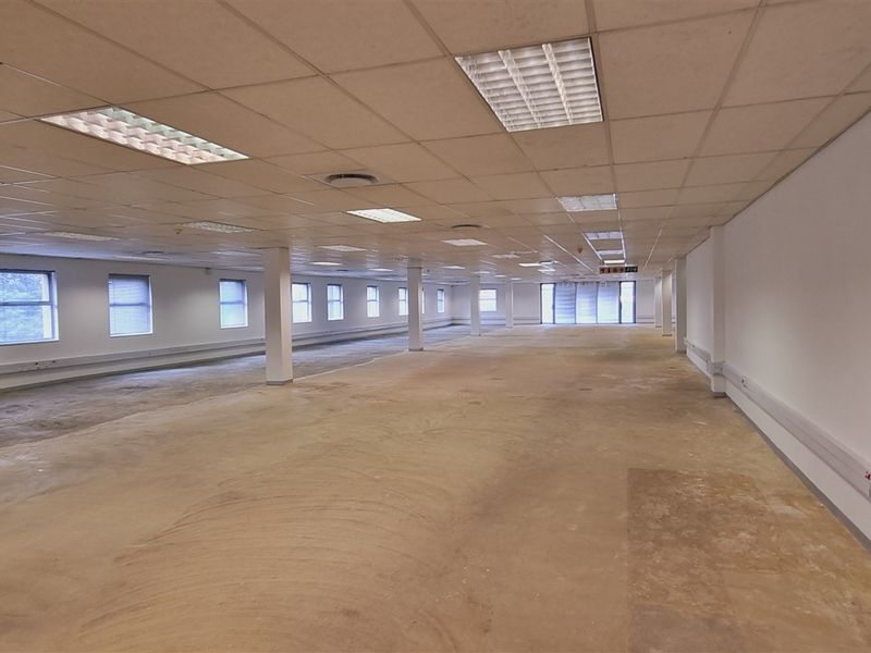Office space to let on the Ground floor in The Woodlands - Photo 6