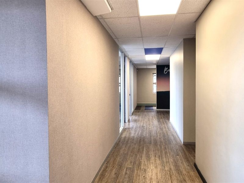 Office space to let in SOLEIL building Lyme Park - Photo 5