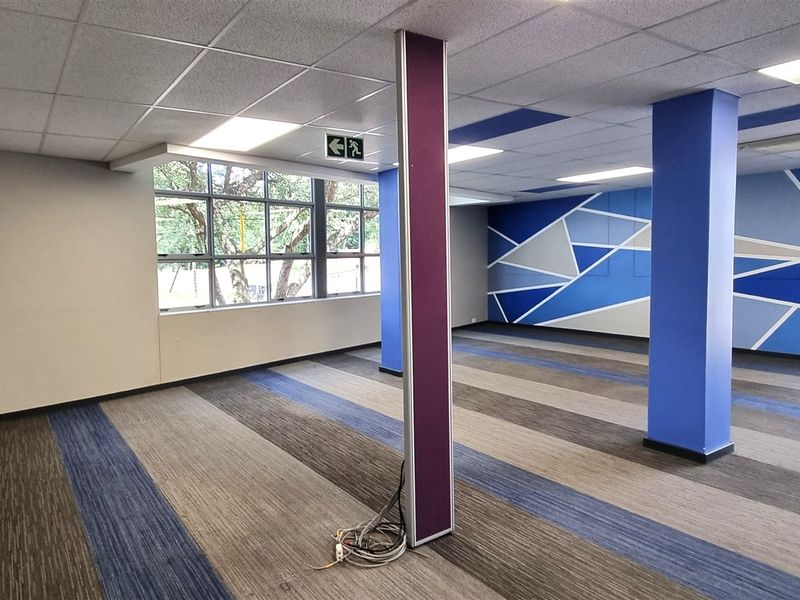 Office space to let in SOLEIL building Lyme Park - Photo 10