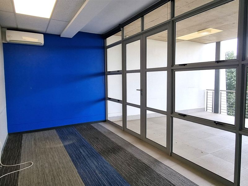 Office space to let in SOLEIL building Lyme Park - Photo 4