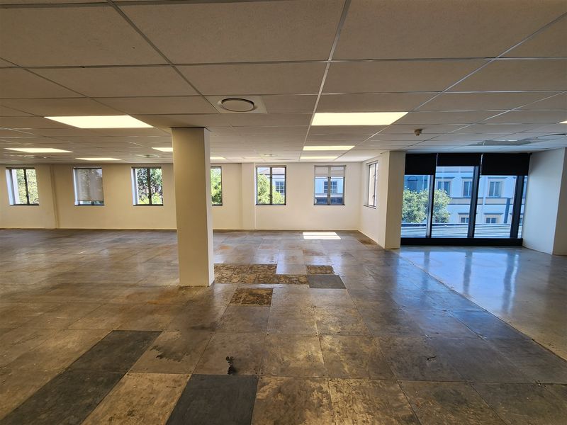 Office space to let in Sandhurst, Sandton - Photo 4