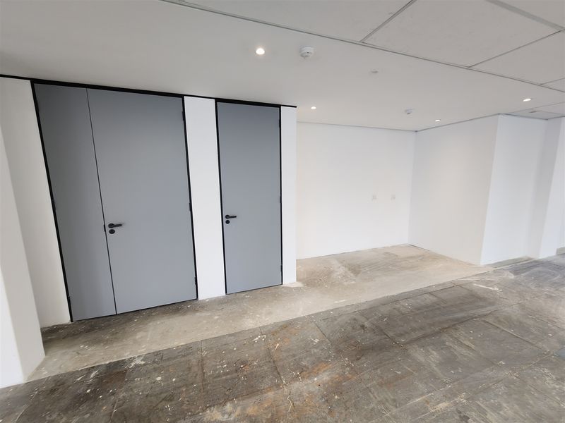 Office space to let in Sandhurst, Sandton - Photo 5