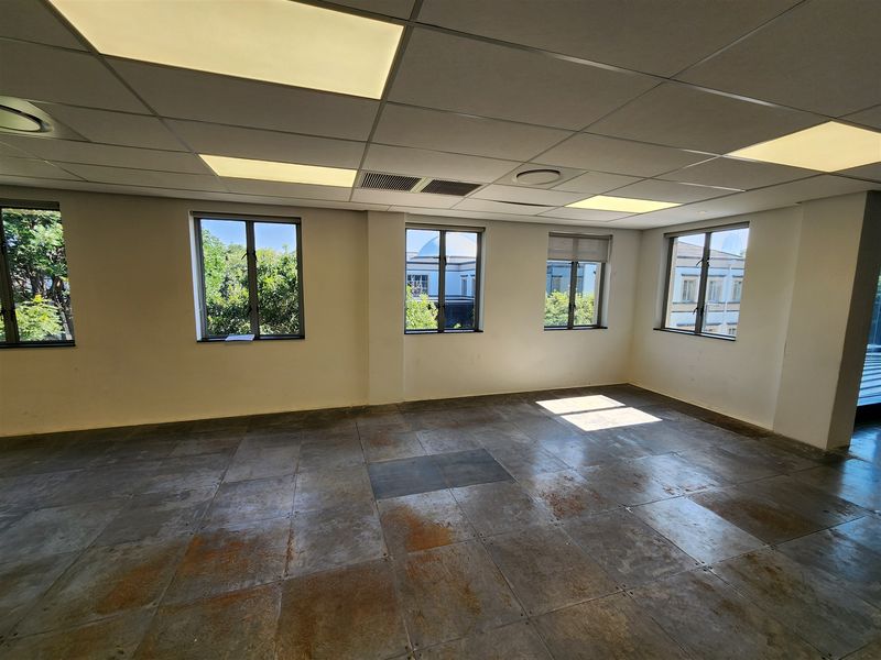 Office space to let in Sandhurst, Sandton - Photo 8