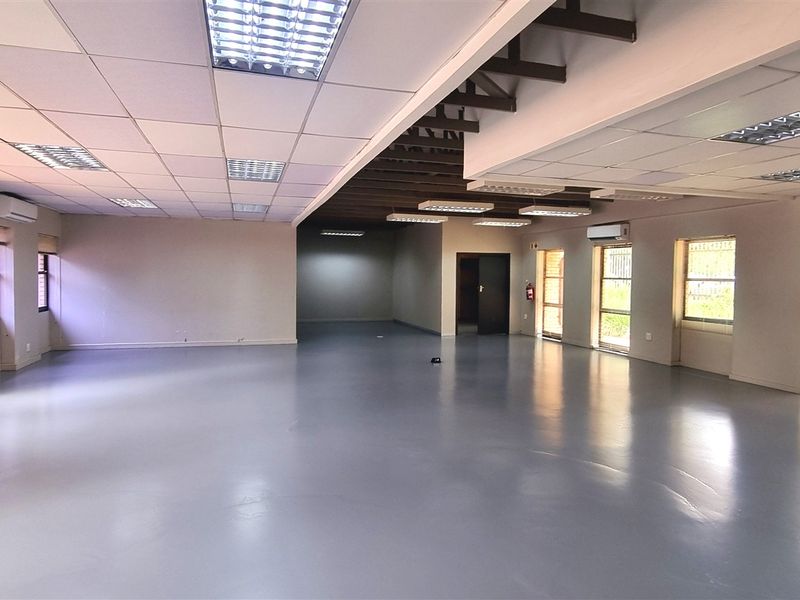 Office space in Woodmead Office Park - Photo 3