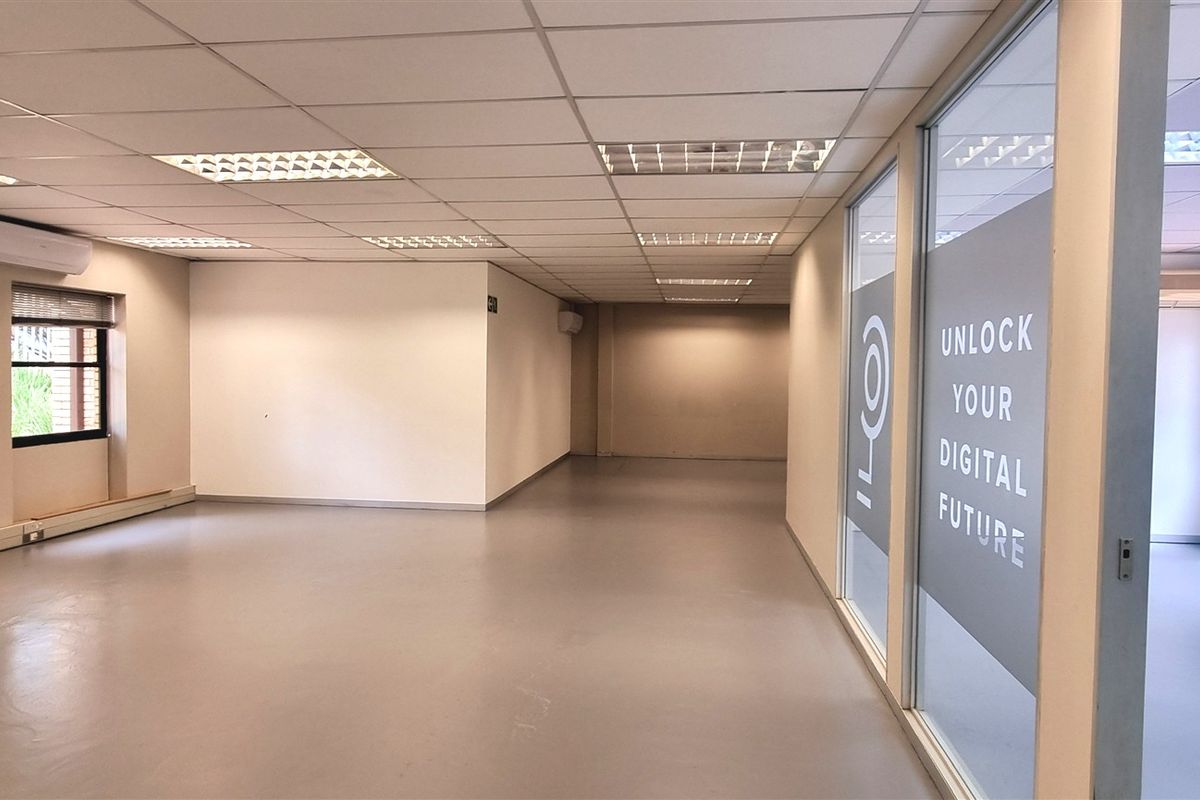 Office space in Woodmead Office Park - Photo 4