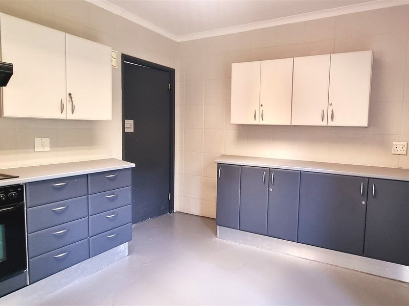 Office space to let in 4 Bridle Close Woodmead - Photo 6