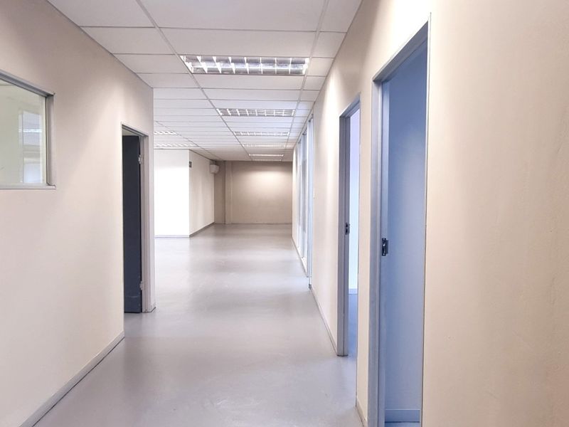 Office space to let in 4 Bridle Close Woodmead - Photo 4