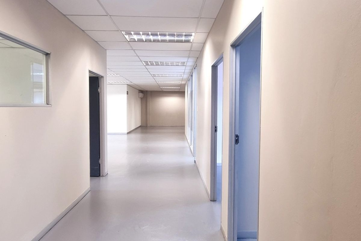 Office space to let in 4 Bridle Close Woodmead - Photo 4