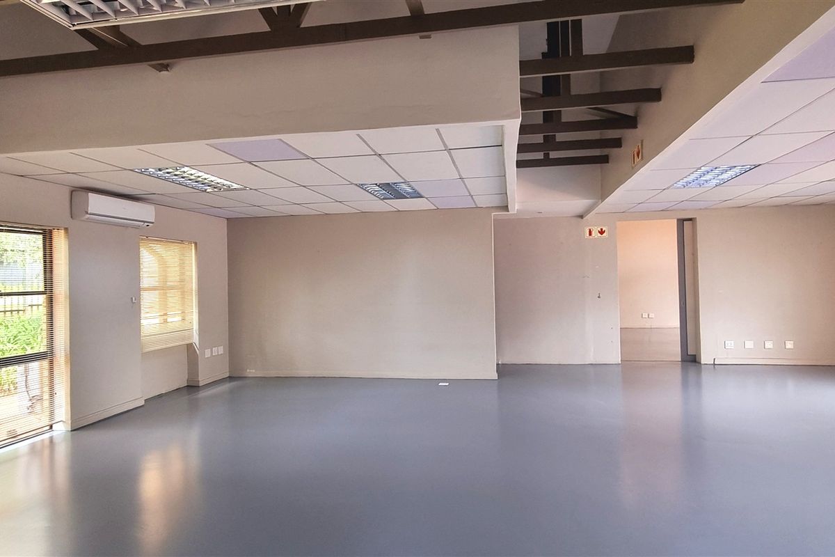 Office space to let in Woodmead Office Park - Photo 3