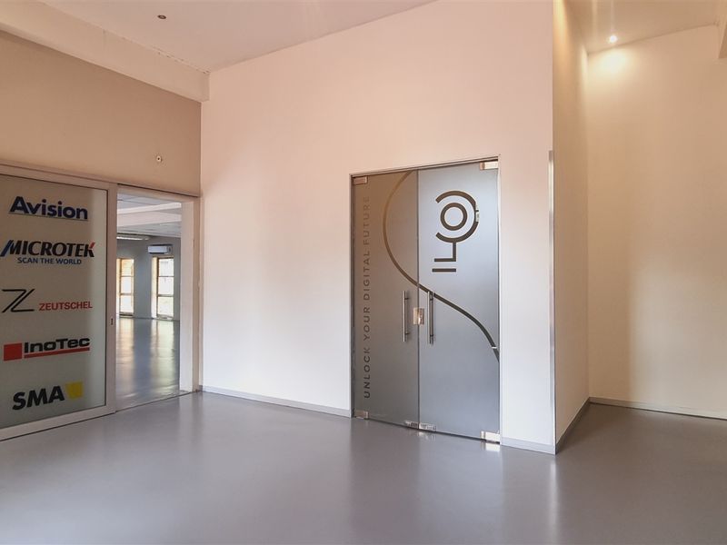 Office space to let in Woodmead Office Park - Photo 2