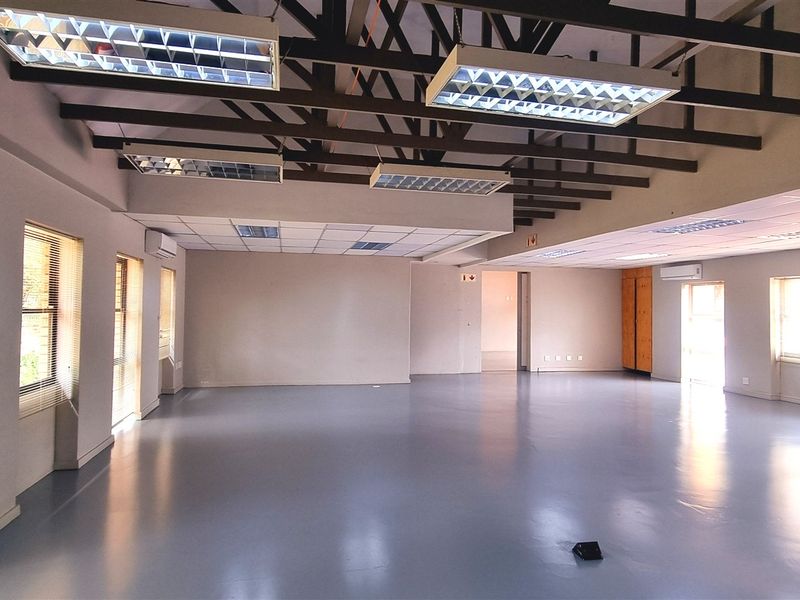 Office space to let in Woodmead Office Park - Photo 7