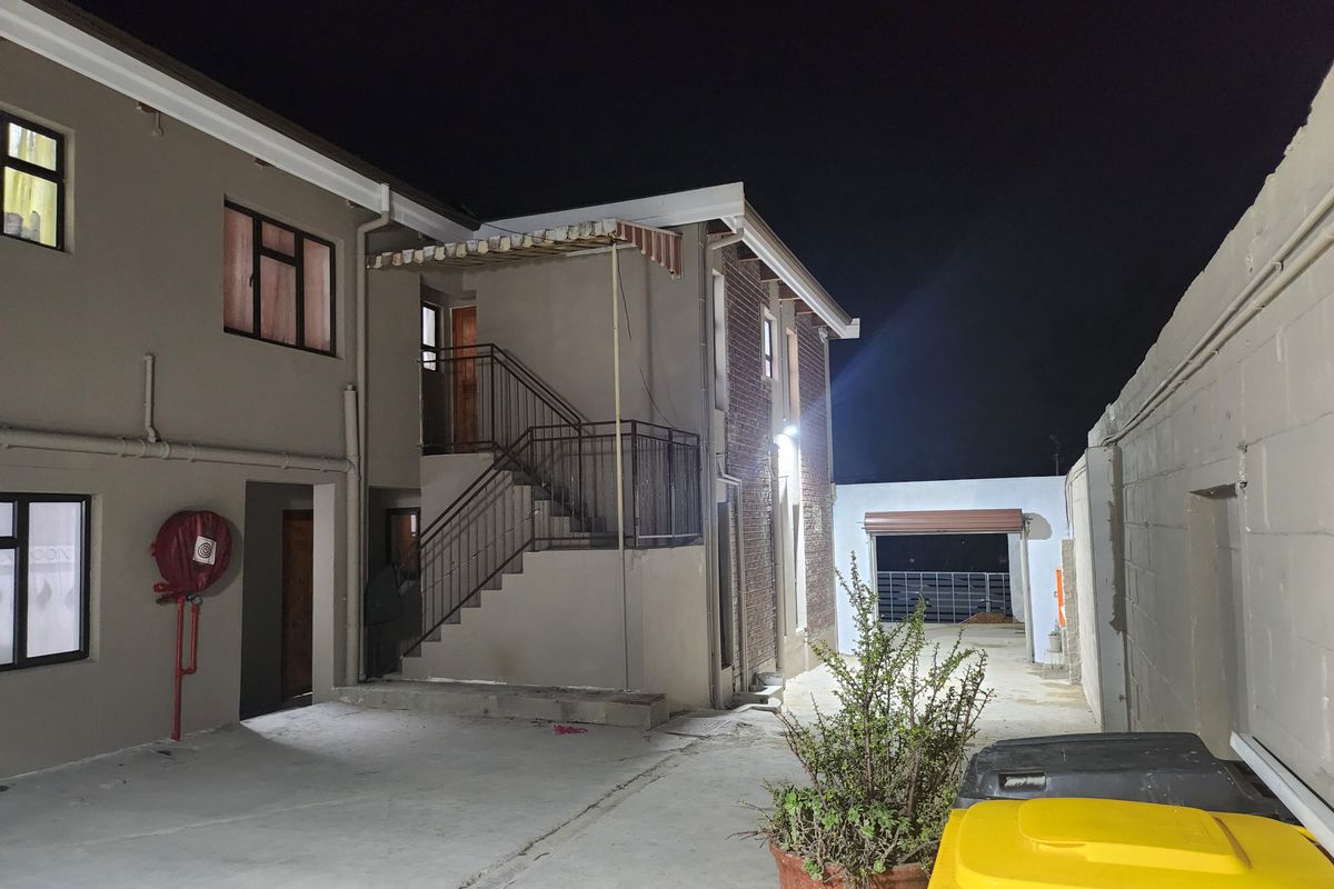 Commercial Building - Photo 5