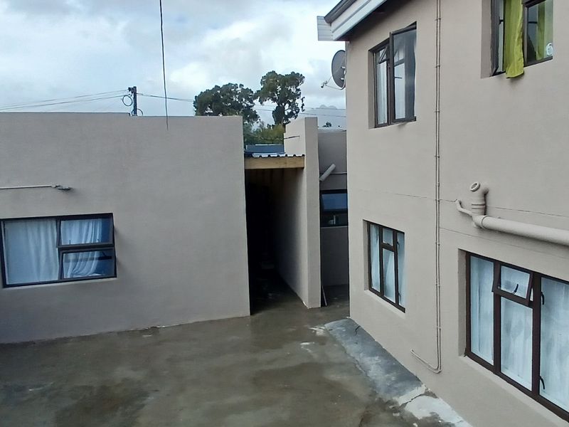 Commercial Building - Photo 6