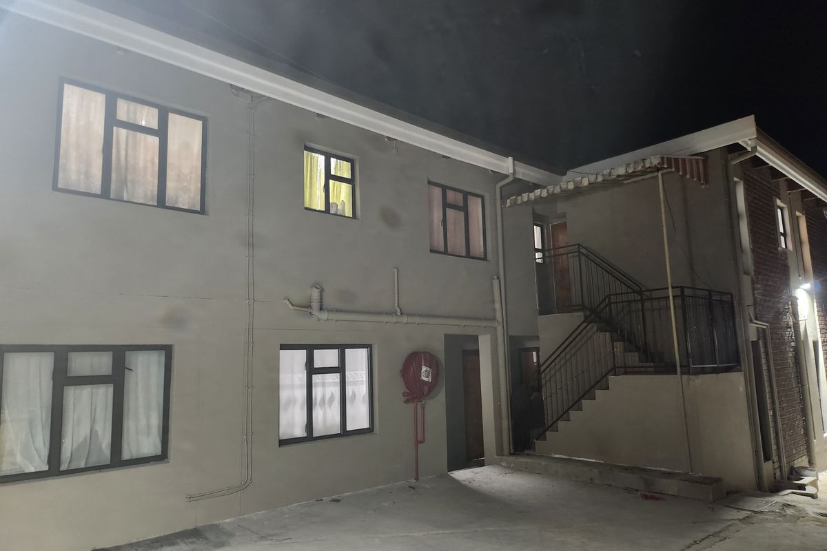 Commercial Building - Photo 2