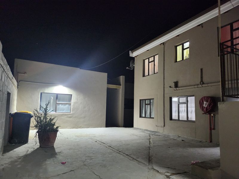Commercial Building - Photo 3