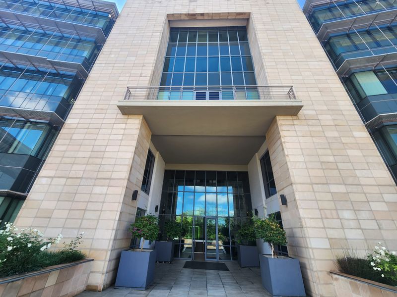 Offices to let in Sandton - Photo 2