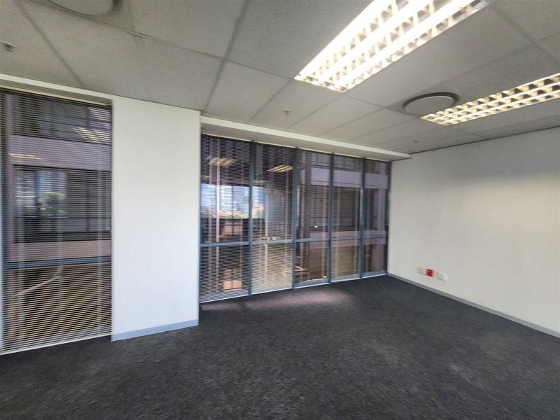 Offices to let in Sandton - Photo 10