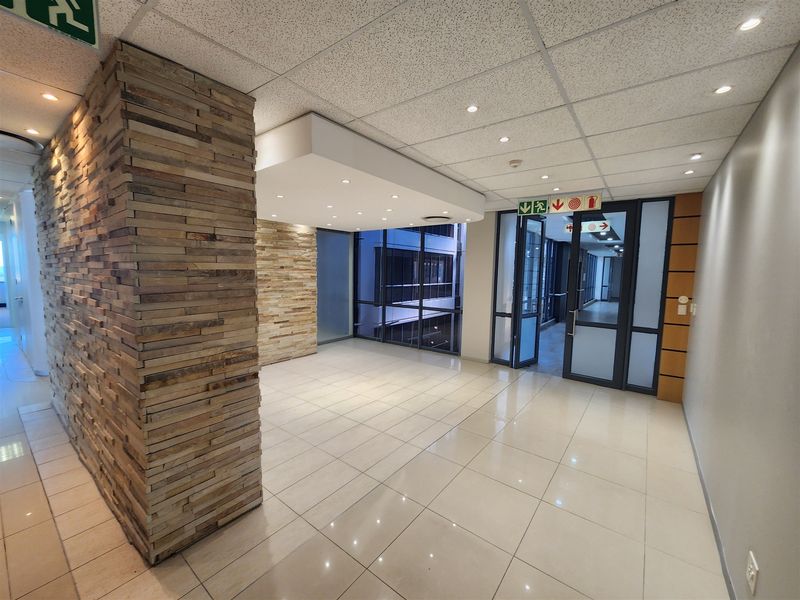 Offices to let in Sandton - Photo 9